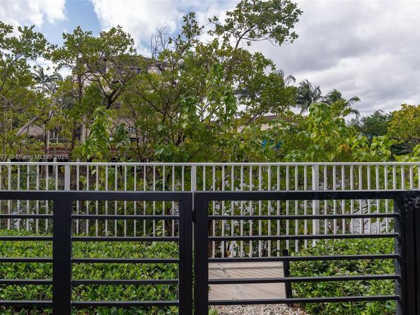 2900 NE 12th Ter 14, Oakland Park FL 33334