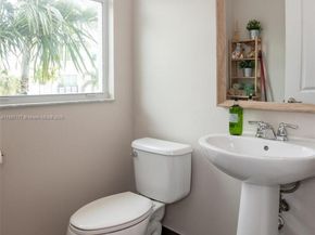 2900 NE 12th Ter 14, Oakland Park FL 33334