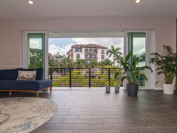 2900 NE 12th Ter 14, Oakland Park FL 33334