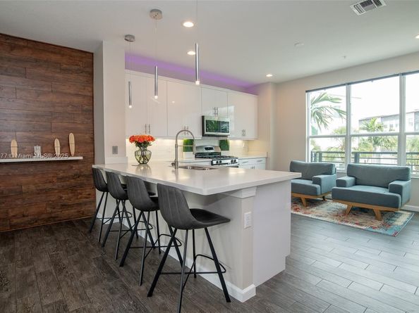 2900 NE 12th Ter 14, Oakland Park FL 33334