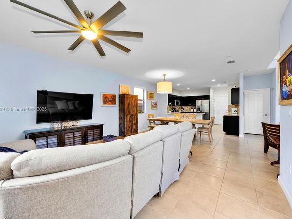 455 SE 34th Ter, Homestead FL 33033