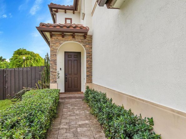 455 SE 34th Ter, Homestead FL 33033