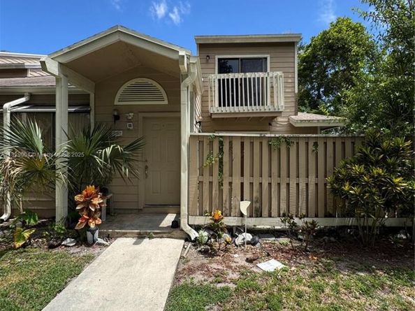 7157 Sportsmans Dr, North Lauderdale FL 33068