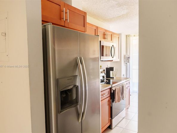 3500 Blue Lake Dr 102, Pompano Beach FL 33064