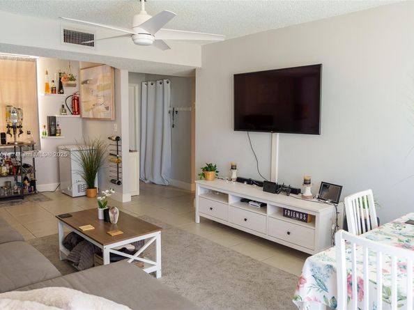 3500 Blue Lake Dr 102, Pompano Beach FL 33064
