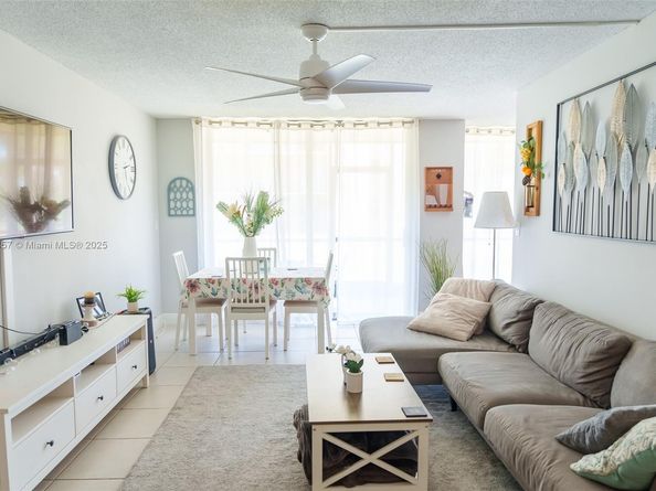 3500 Blue Lake Dr 102, Pompano Beach FL 33064