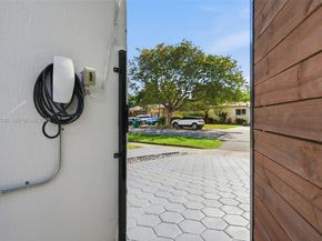 3681 SW 21st St, Miami FL 33145