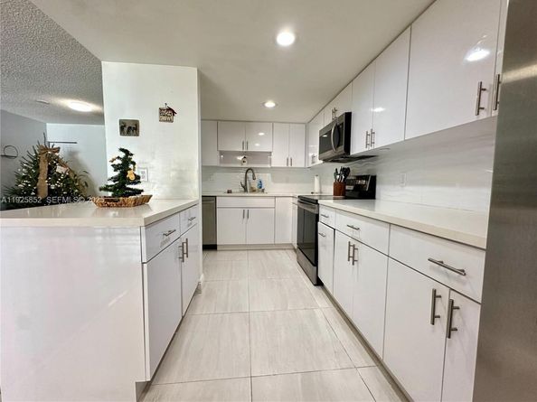 8091 NW 12th St A, Margate FL 33063