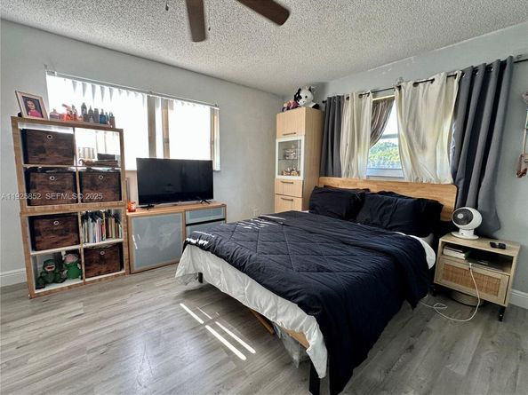 8091 NW 12th St A, Margate FL 33063