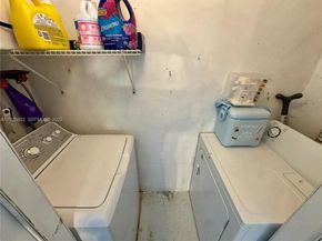 8091 NW 12th St A, Margate FL 33063