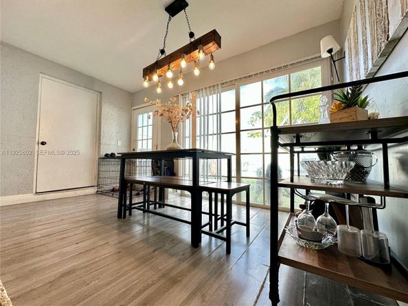 8091 NW 12th St A, Margate FL 33063