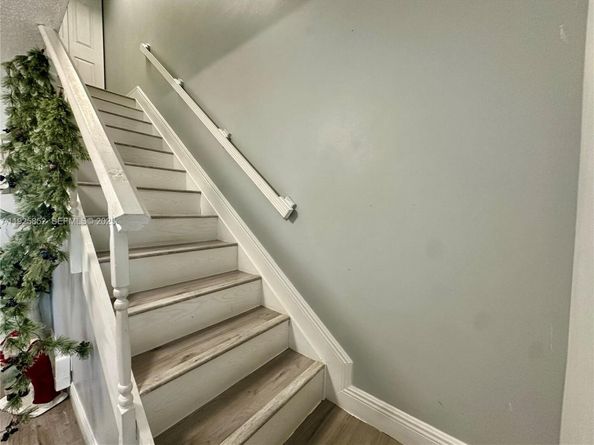 8091 NW 12th St A, Margate FL 33063