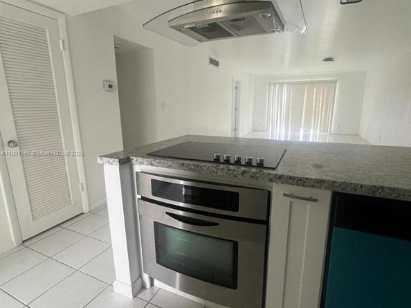 3300 Spanish Moss Ter 411, Lauderhill FL 33319