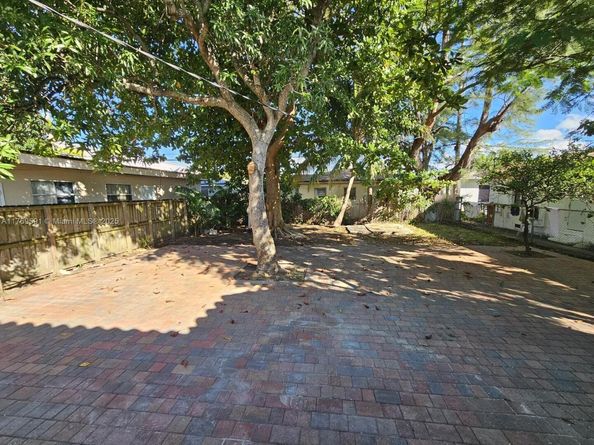 1915 Normandy Dr, Miami Beach FL 33141