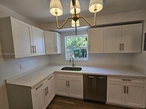 1915 Normandy Dr, Miami Beach FL 33141