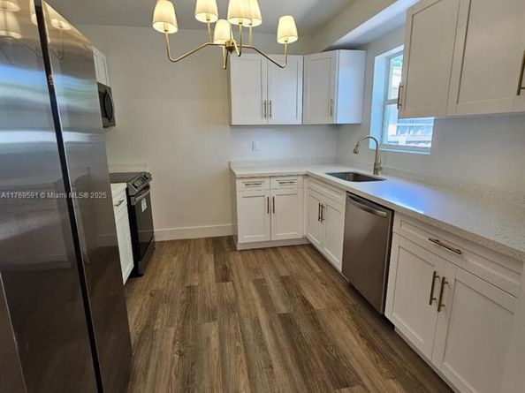 1915 Normandy Dr, Miami Beach FL 33141