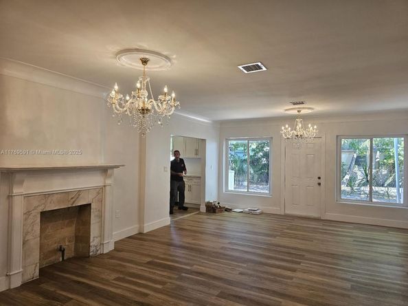 1915 Normandy Dr, Miami Beach FL 33141