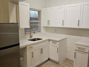 1915 Normandy Dr, Miami Beach FL 33141