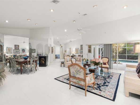 7901 NW 86th Ter, Tamarac FL 33321