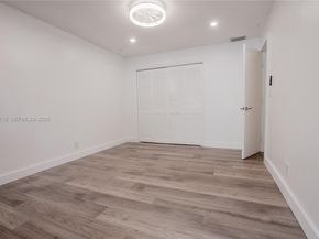 300 S Luna Ct 2, Hollywood FL 33021