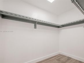 300 S Luna Ct 2, Hollywood FL 33021