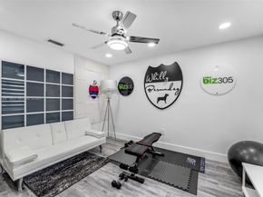 942 NW 133rd Ct, Miami FL 33182