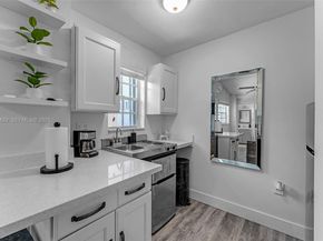 942 NW 133rd Ct, Miami FL 33182