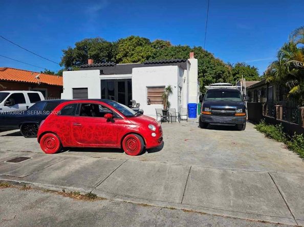 1829 NW 5th St, Miami FL 33125