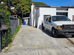 1829 NW 5th St, Miami FL 33125