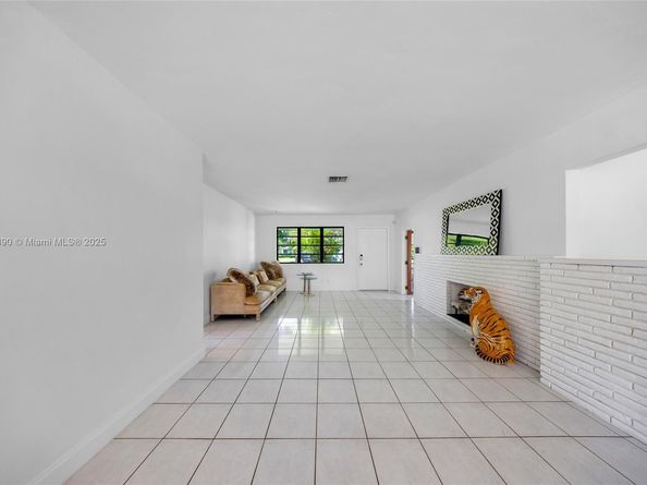 1105 N 31st Ct, Hollywood FL 33021