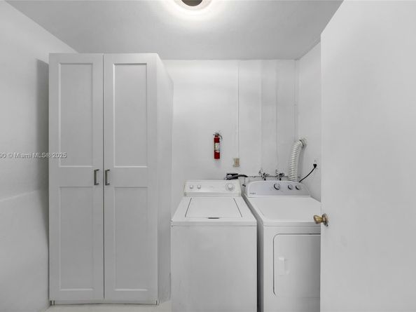 1105 N 31st Ct, Hollywood FL 33021