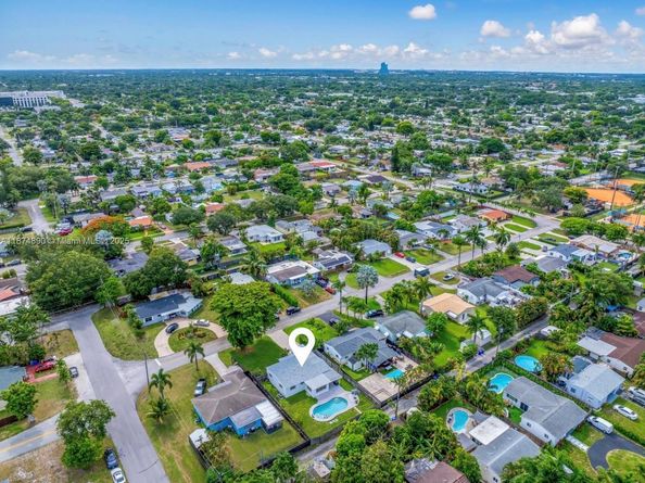 1105 N 31st Ct, Hollywood FL 33021