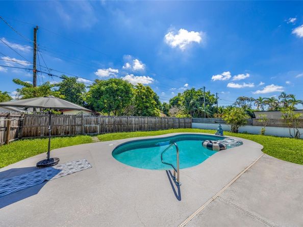 1105 N 31st Ct, Hollywood FL 33021