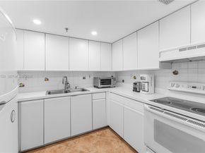 1621 Bay Rd 1202, Miami Beach FL 33139