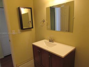 8243 NW 8th Pl, Plantation FL 33324