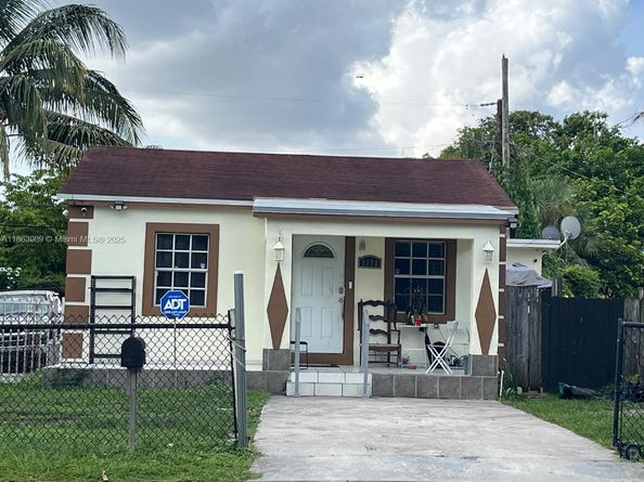 1178 NW 105th Ter, Miami FL 33150