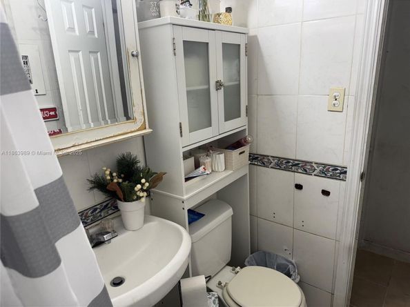 1178 NW 105th Ter, Miami FL 33150