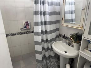 1178 NW 105th Ter, Miami FL 33150