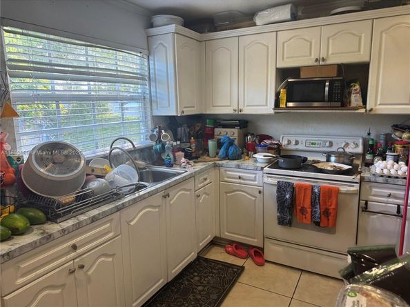 1178 NW 105th Ter, Miami FL 33150