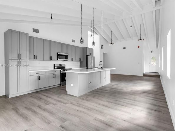 6211 NW 26th Ct, Sunrise FL 33313