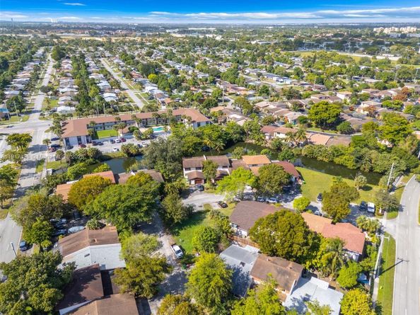 6211 NW 26th Ct, Sunrise FL 33313