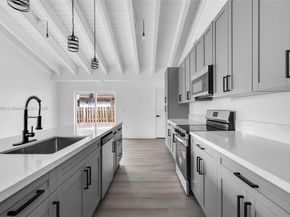 6211 NW 26th Ct, Sunrise FL 33313