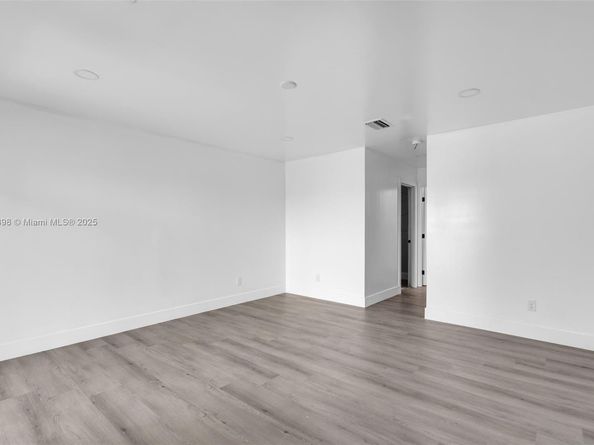 6211 NW 26th Ct, Sunrise FL 33313