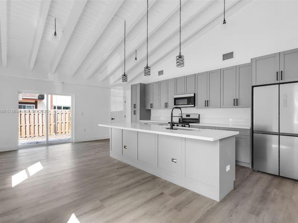 6211 NW 26th Ct, Sunrise FL 33313