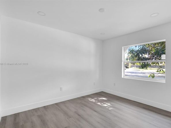 6211 NW 26th Ct, Sunrise FL 33313