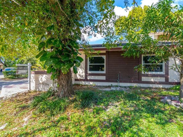 6211 NW 26th Ct, Sunrise FL 33313