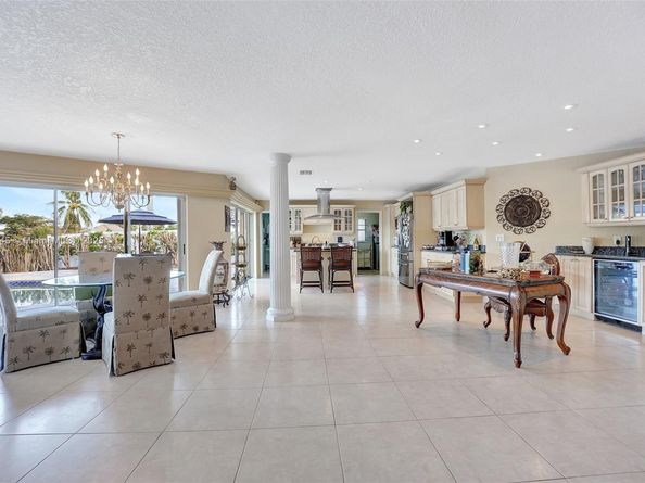 5517 Bayview Dr, Fort Lauderdale FL 33308