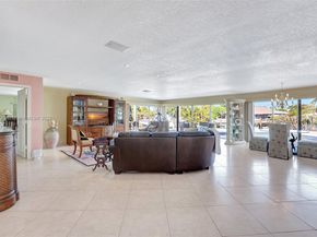 5517 Bayview Dr, Fort Lauderdale FL 33308