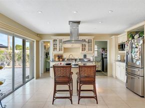 5517 Bayview Dr, Fort Lauderdale FL 33308