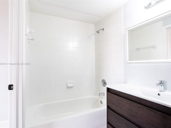 745 SW 148th Ave 804, Sunrise FL 33325